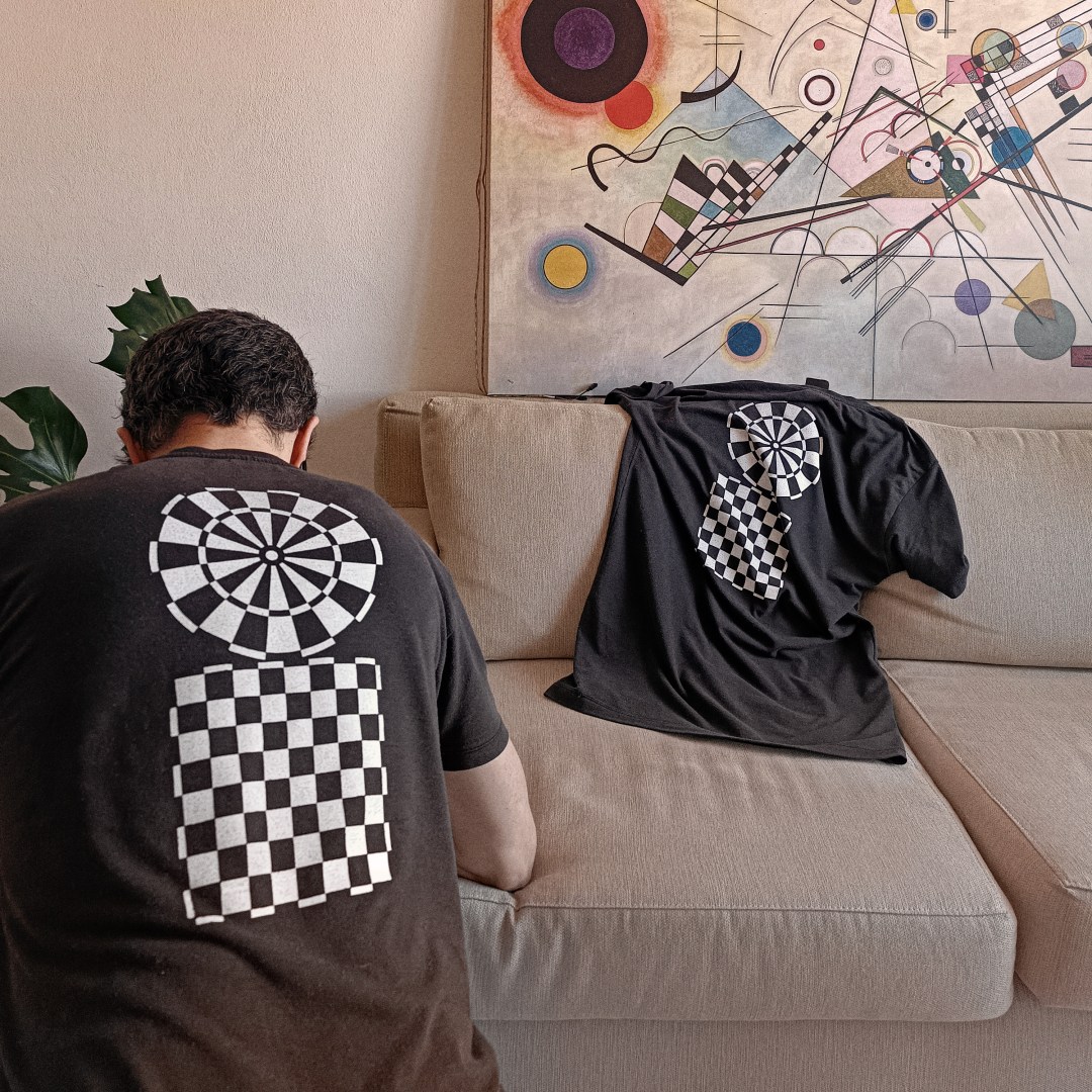 caja de luz, caja de revelado, LED ultra violeta, serigrafia, insoladora, ajedrez, coordenas polares, remera, estampado