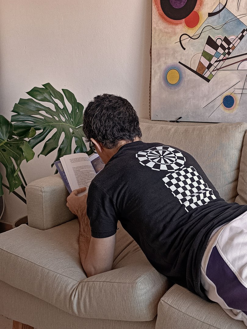 caja de luz, caja de revelado, LED ultra violeta, serigrafia, insoladora, ajedrez, coordenas polares, remera, estampado